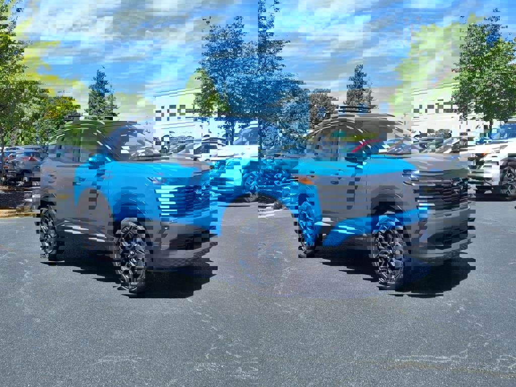 New 2025 Nissan Kicks SR