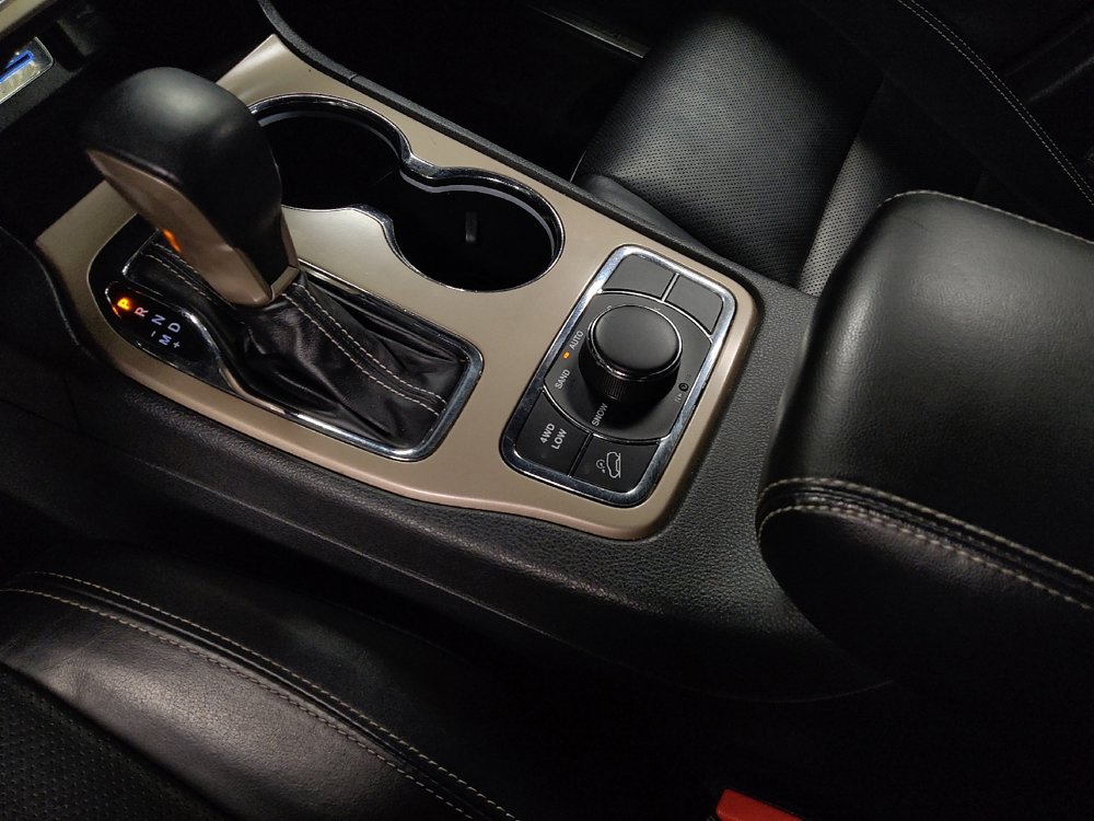 Used 2016 Jeep Grand Cherokee Limited w/ Luxury Group II image 26