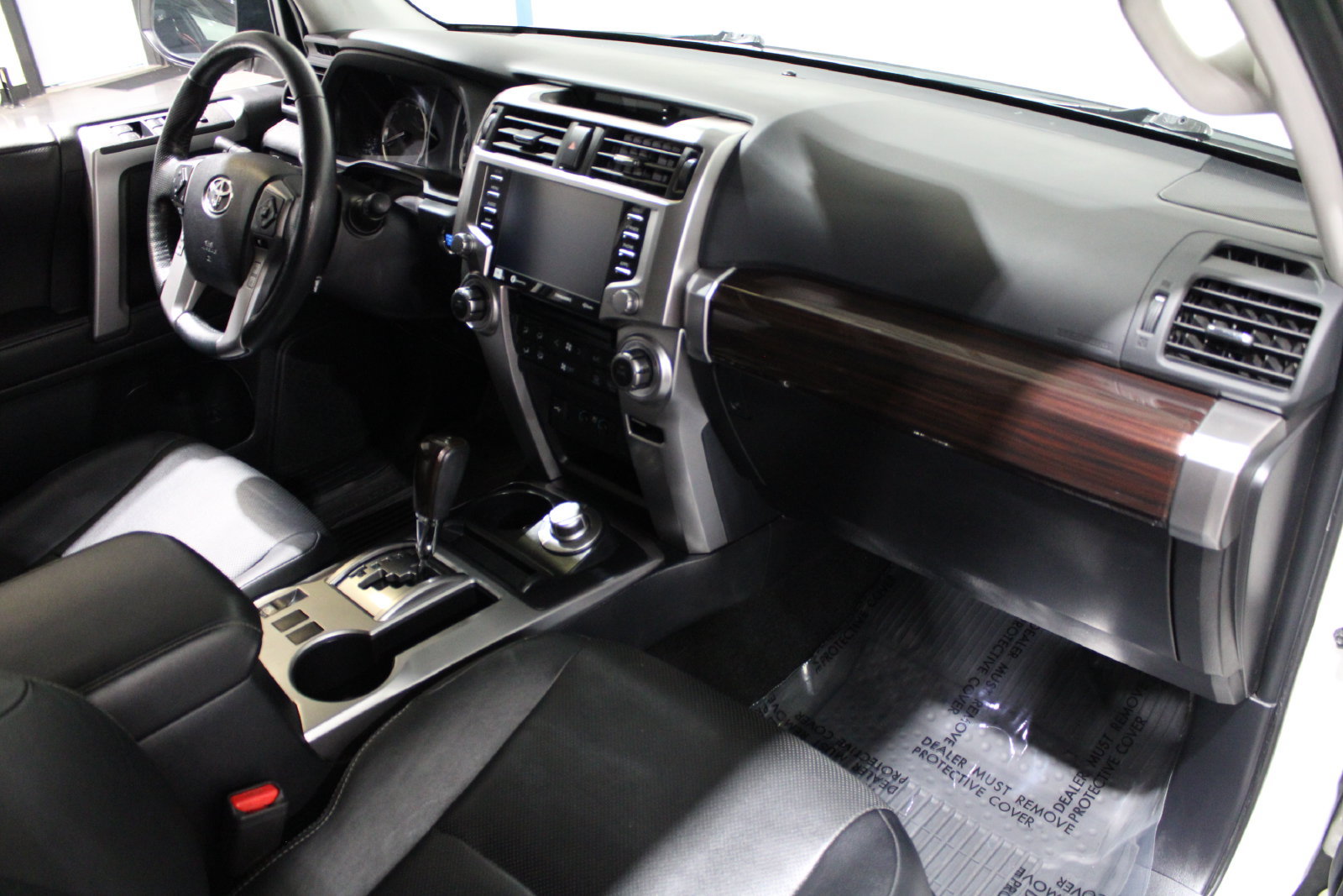 Used 2023 Toyota 4Runner Limited AWD/4WD image 18