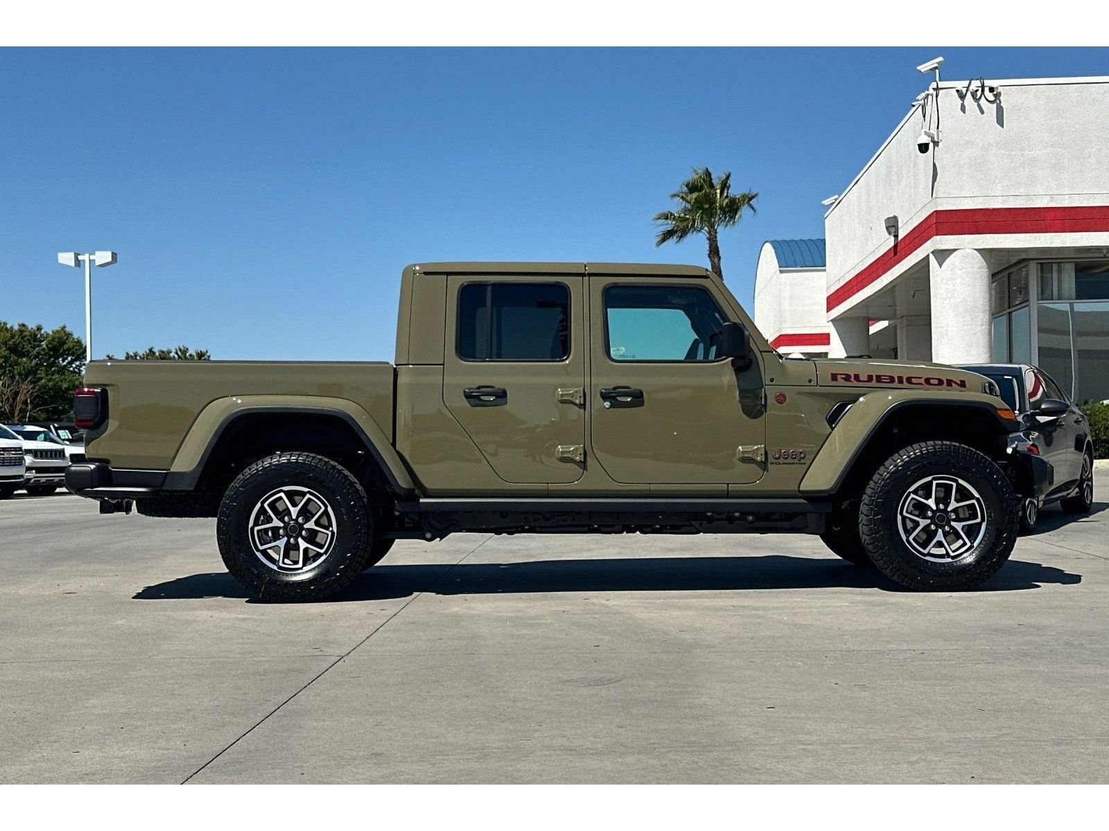 New 2026 Jeep Gladiator Rubicon w/ Steel Power Dome Hood Package AWD/4WD image 9