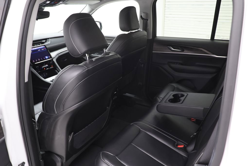 Used 2023 Jeep Grand Cherokee Limited image 10