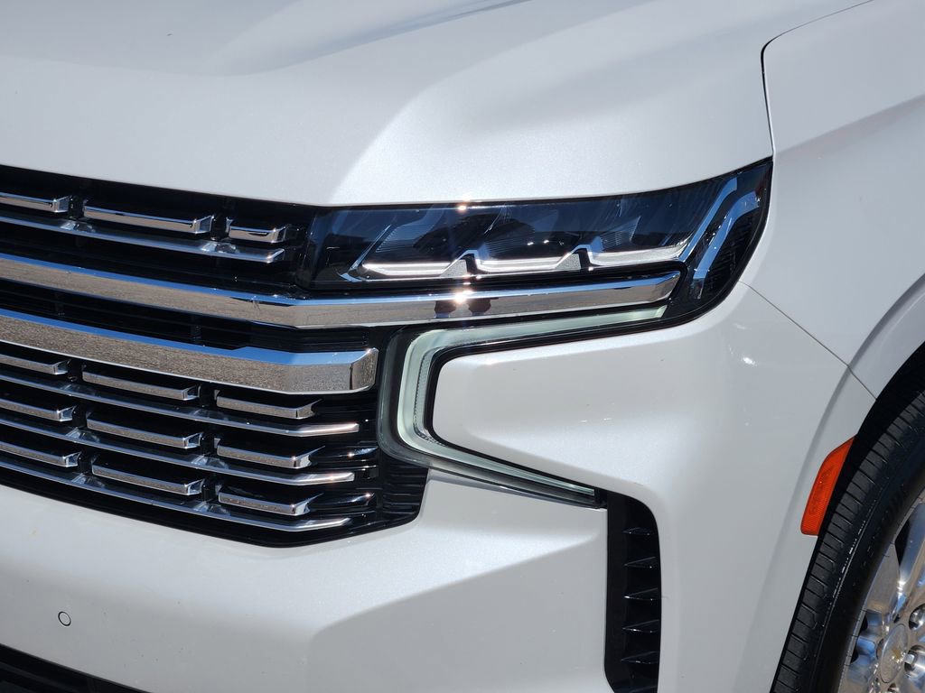 Used 2021 Chevrolet Suburban Premier w/ Premium Package RWD image 8