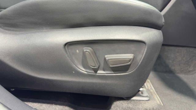 Used 2023 Toyota Highlander XLE FWD image 14