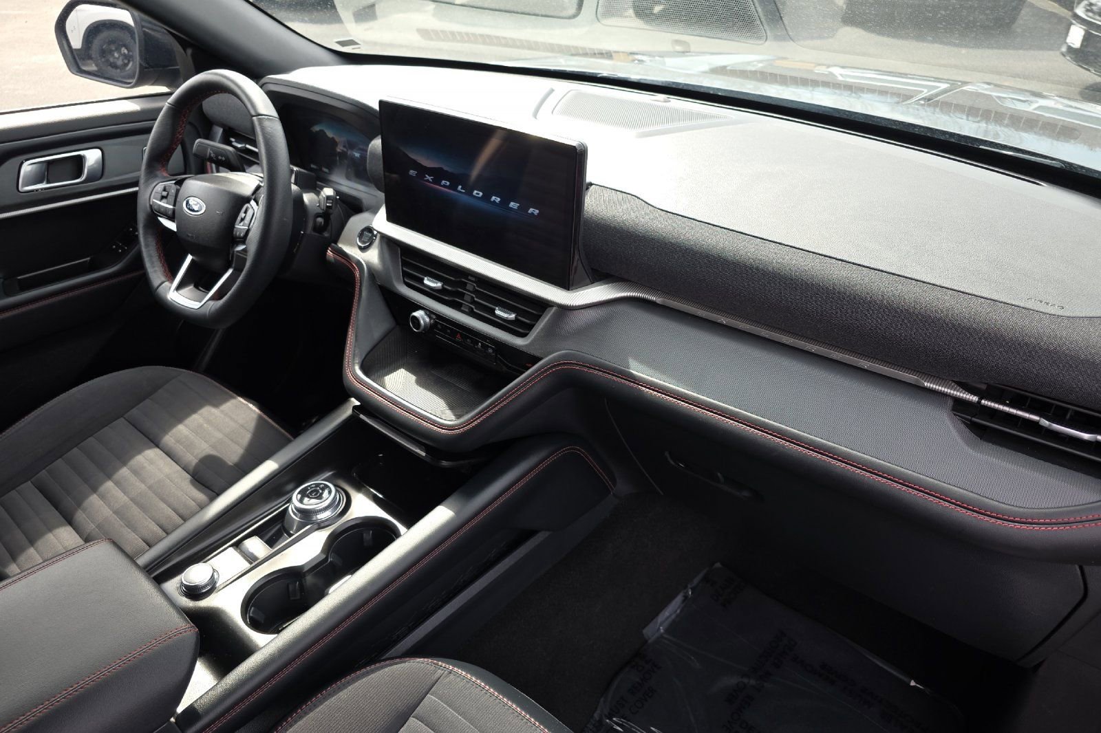 Used 2025 Ford Explorer ST-Line image 17
