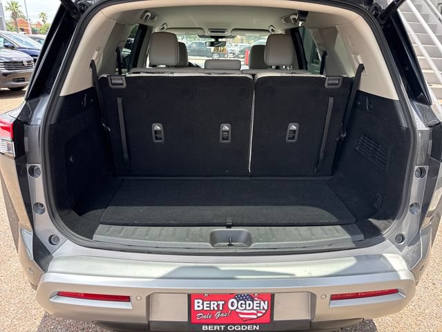Certified 2025 Nissan Pathfinder SL w/ Cargo Package AWD/4WD image 21