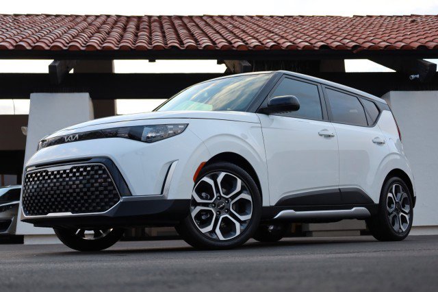 Used 2025 Kia Soul EX image 3