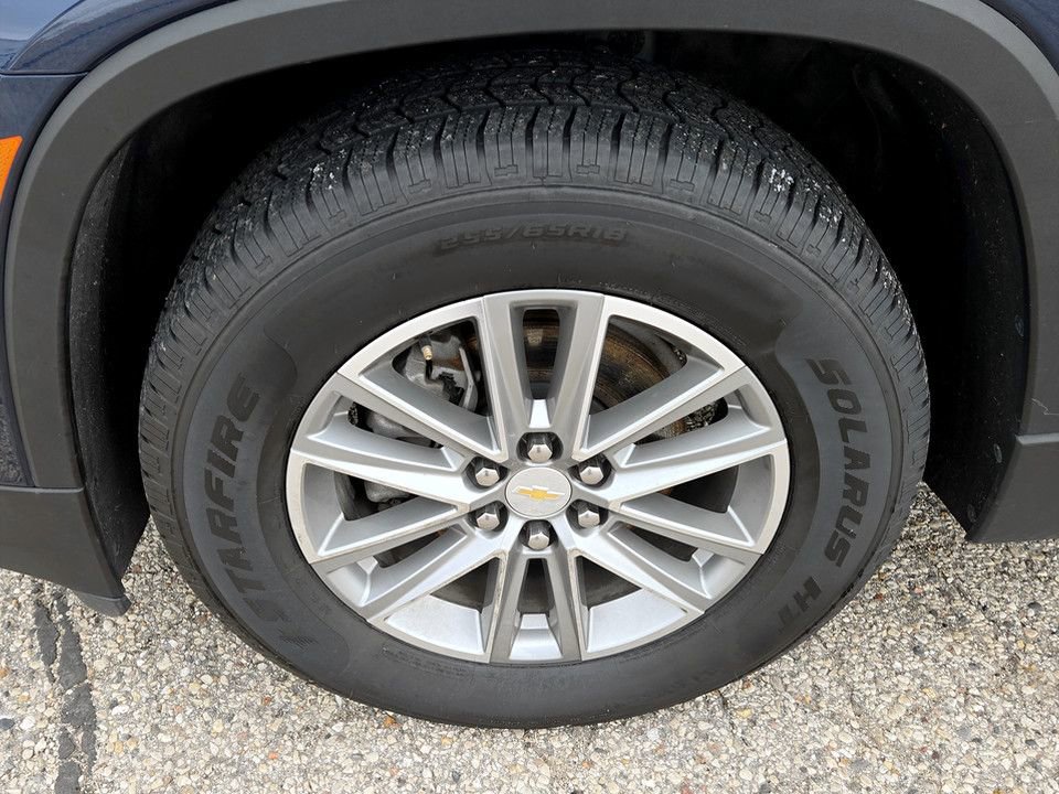 Used 2023 Chevrolet Traverse LT image 36