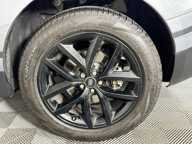 Used 2026 Land Rover Range Rover Velar S AWD/4WD image 38
