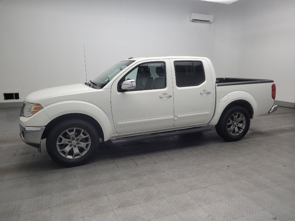 Used 2019 Nissan Frontier SL RWD image 2