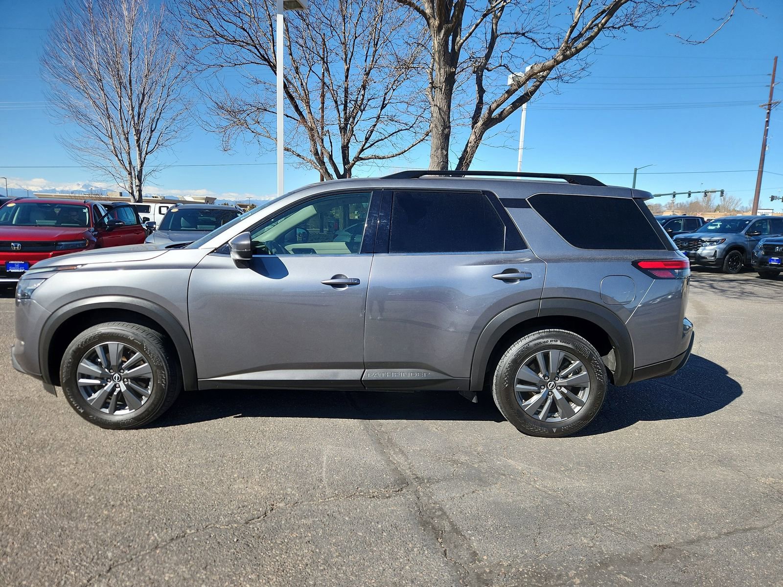 Used 2023 Nissan Pathfinder SV w/ Cargo Package image 2