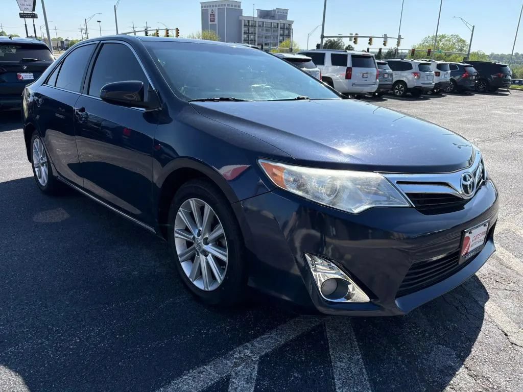 Used 2014 Toyota Camry XLE w/ Leather Package FWD image 7