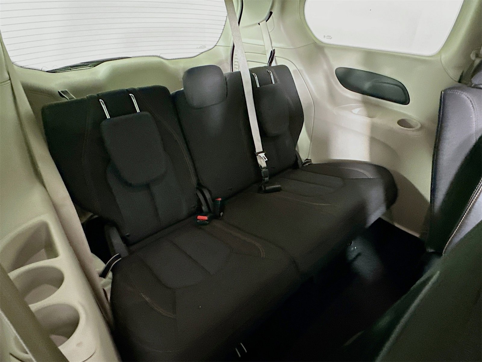 Used 2020 Chrysler Pacifica Touring image 25