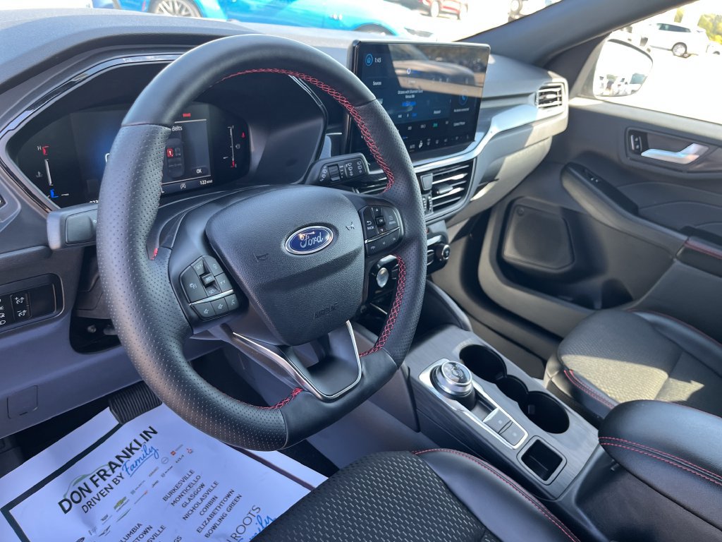 Used 2025 Ford Escape ST-Line AWD/4WD image 14