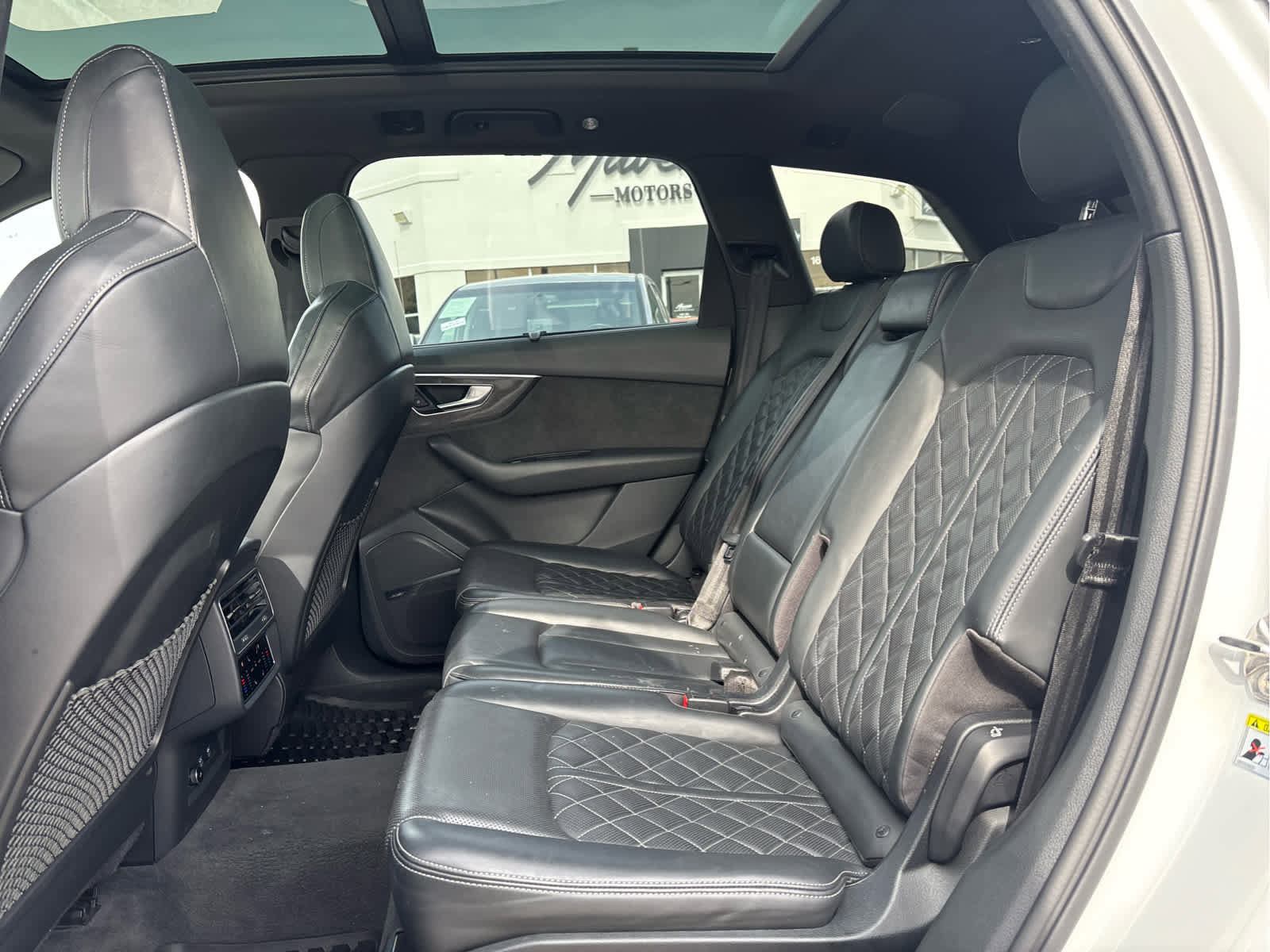 Used 2020 Audi SQ7 Premium Plus w/ S Executive Package AWD/4WD image 7