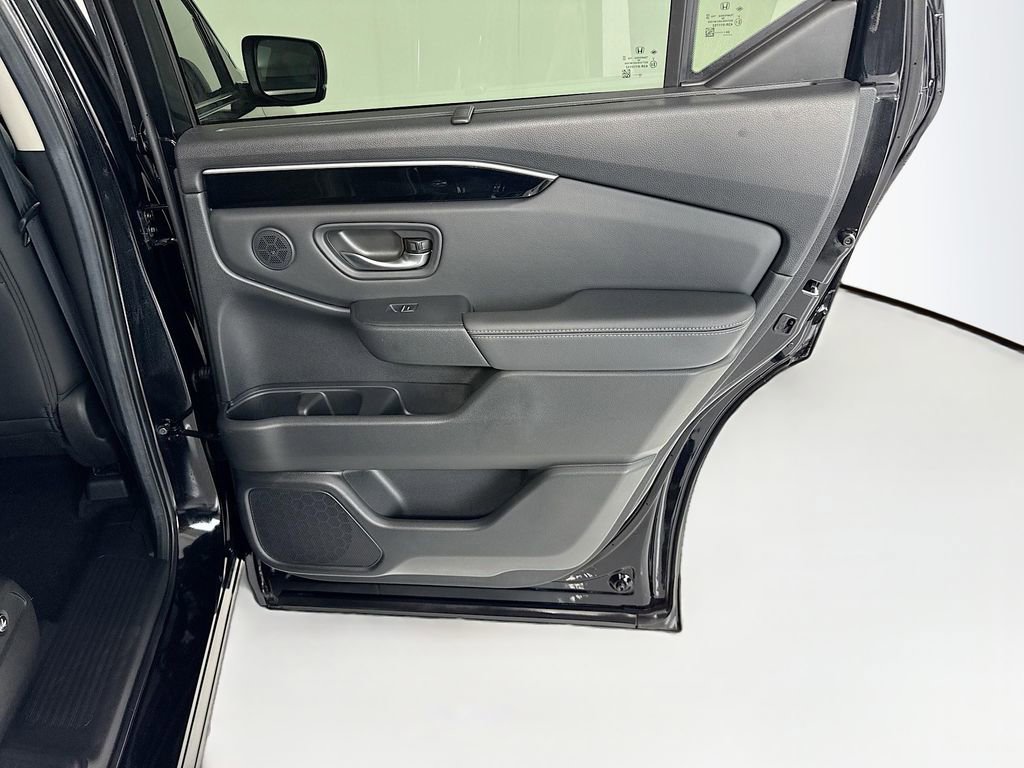 Certified 2025 Honda Pilot EX-L image 28