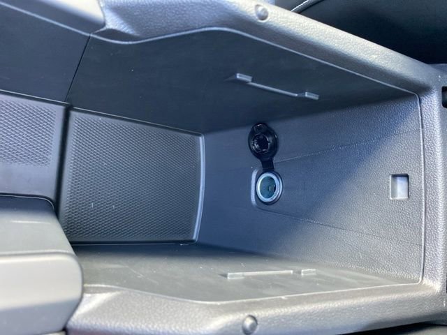 New 2025 Volkswagen Tiguan SE image 44