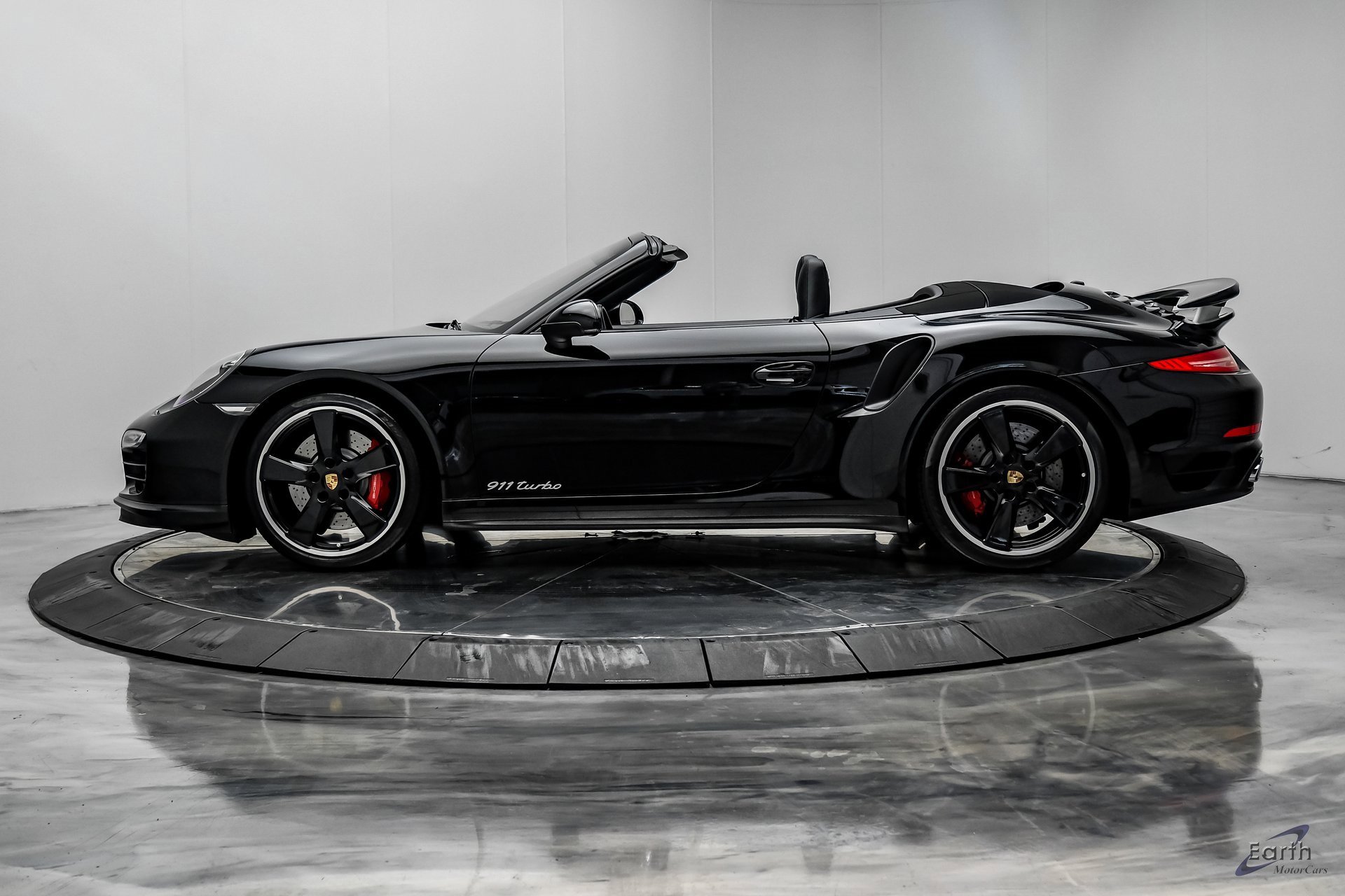Used 2015 Porsche 911 Turbo image 6