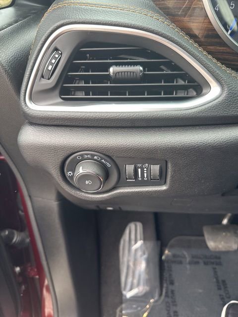 Used 2022 Chrysler Pacifica Pinnacle AWD/4WD image 38