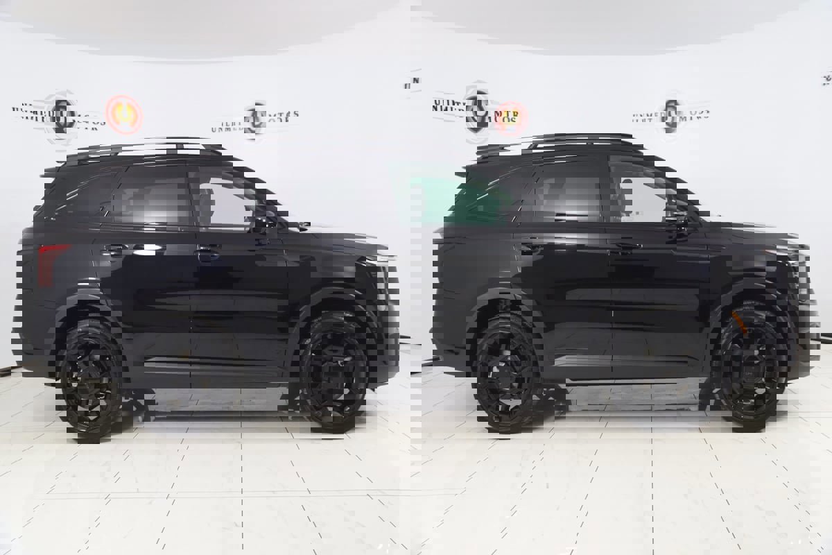 Used 2025 Kia Sorento SX image 2