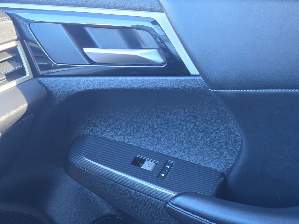 Used 2022 Mitsubishi Outlander SE image 39