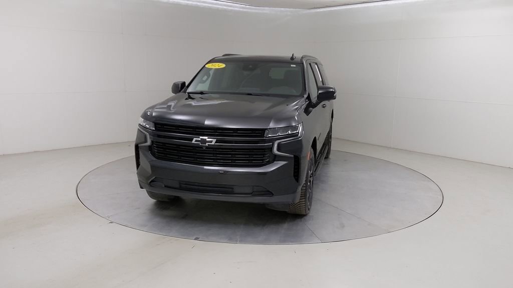 Used 2024 Chevrolet Suburban RST w/ Luxury Package AWD/4WD image 10