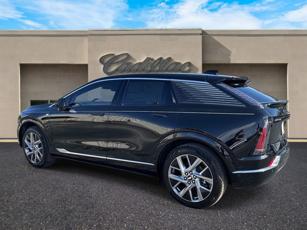 New 2026 Cadillac Optiq Luxury 2 image 5
