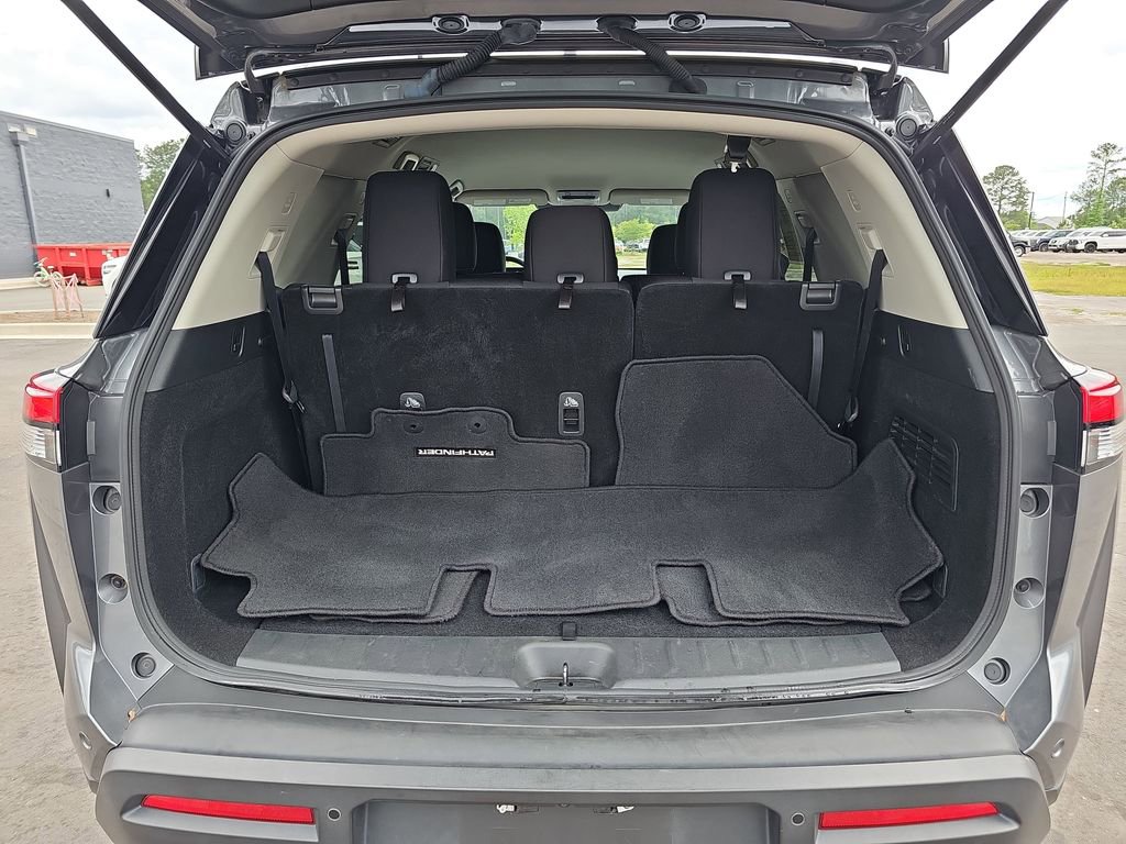Used 2024 Nissan Pathfinder SV FWD image 16