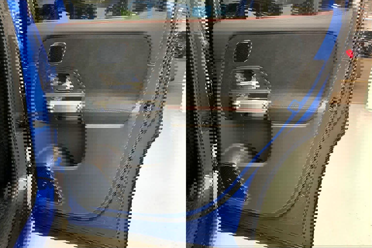 Used 2025 Mercedes-Benz GLB 250 image 12