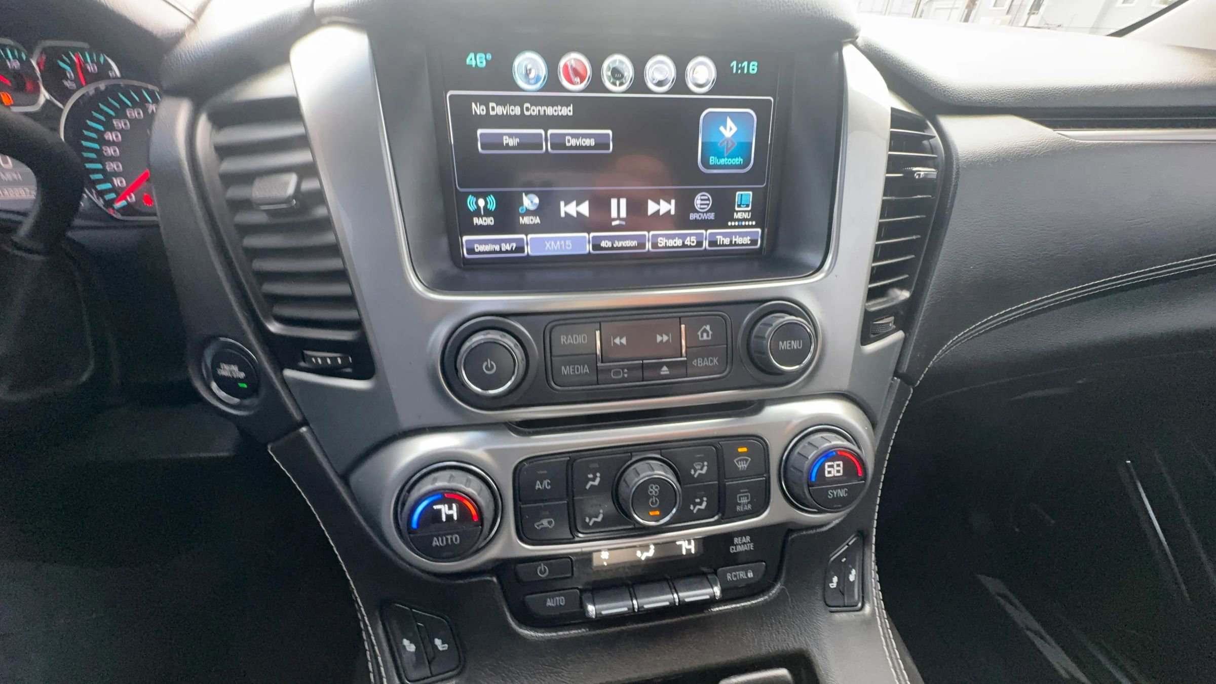 Used 2016 Chevrolet Suburban LT image 15