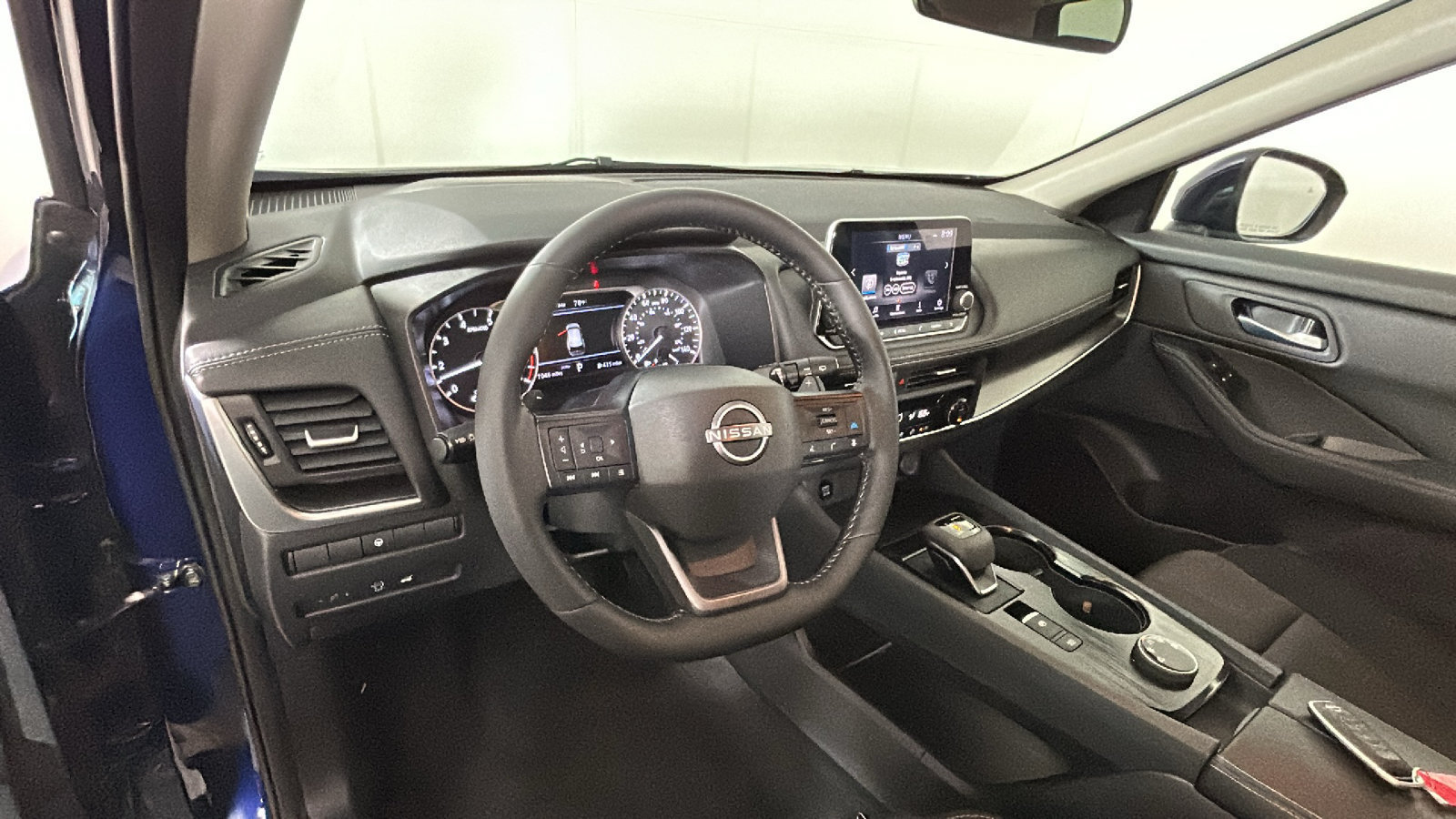 Certified 2026 Nissan Rogue SV AWD/4WD image 18