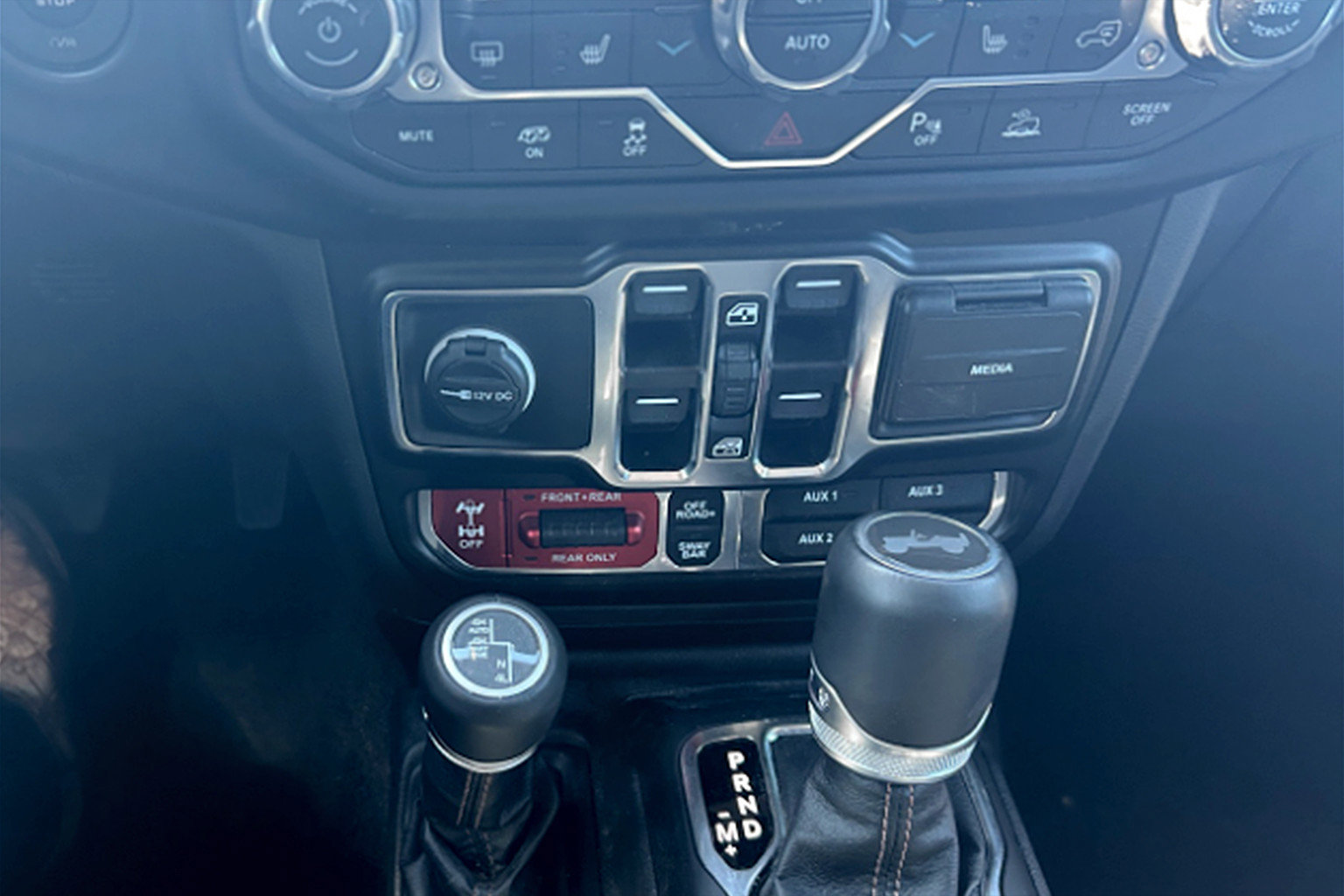 Used 2022 Jeep Wrangler Unlimited Rubicon w/ Xtreme Recon 35" Tire Package image 15