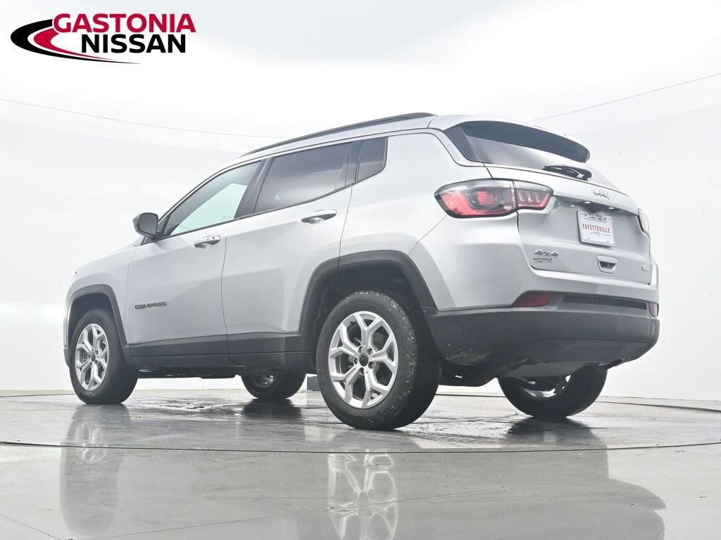Used 2025 Jeep Compass Latitude AWD/4WD image 37