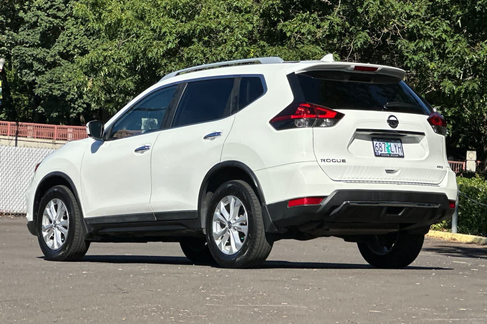 Used 2018 Nissan Rogue S w/ S Value Package AWD/4WD image 6