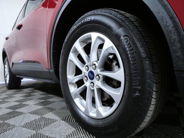 Certified 2022 Ford Escape SE w/ Cold Weather Package AWD/4WD image 2