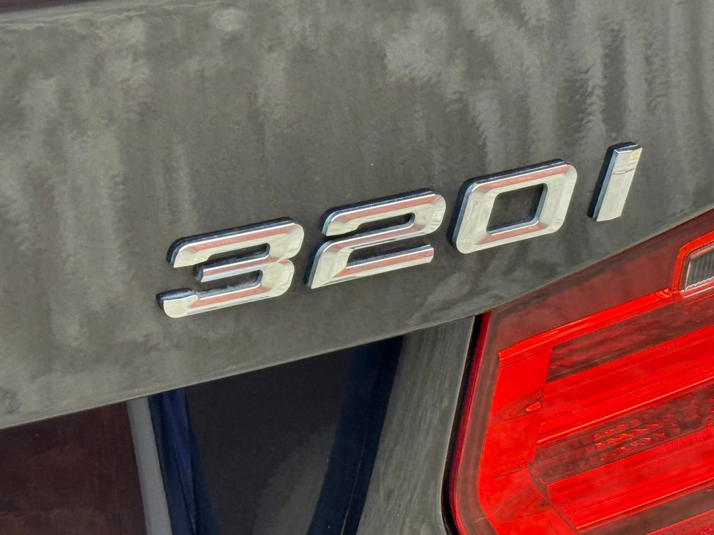Used 2015 BMW 320i xDrive Sedan AWD/4WD image 5