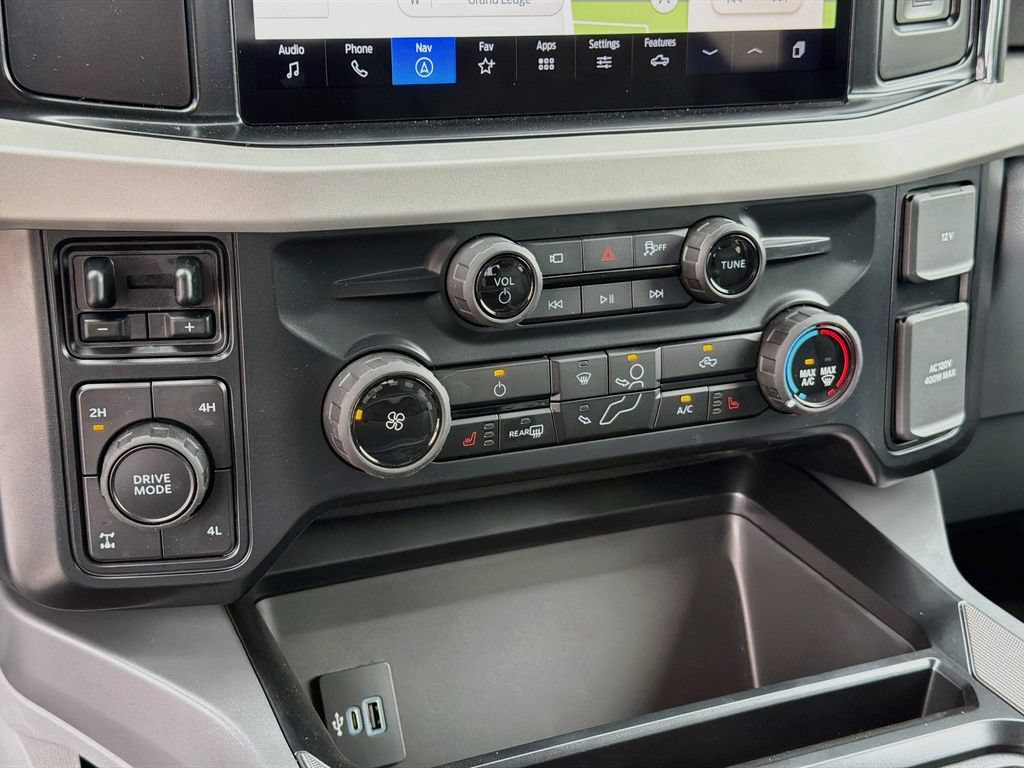 New 2026 Ford F250 XLT w/ XLT Premium Package AWD/4WD image 18