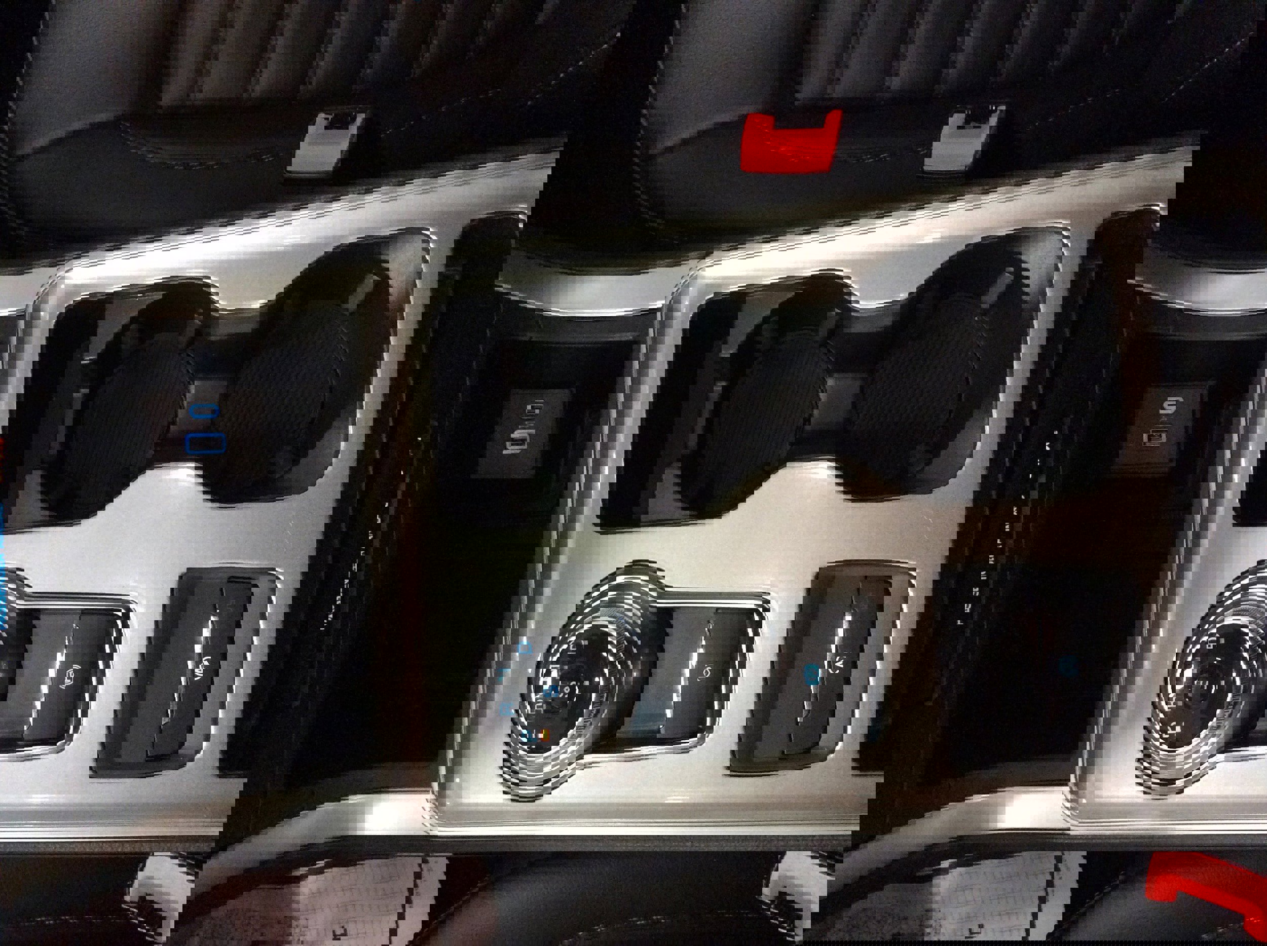 Used 2024 Ford Edge SEL w/ Convenience Package image 32