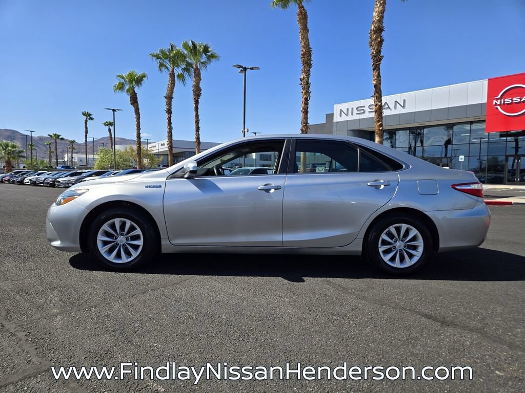 Used 2017 Toyota Camry LE FWD video 3
