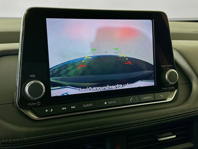 Used 2025 Nissan Rogue SV image 16