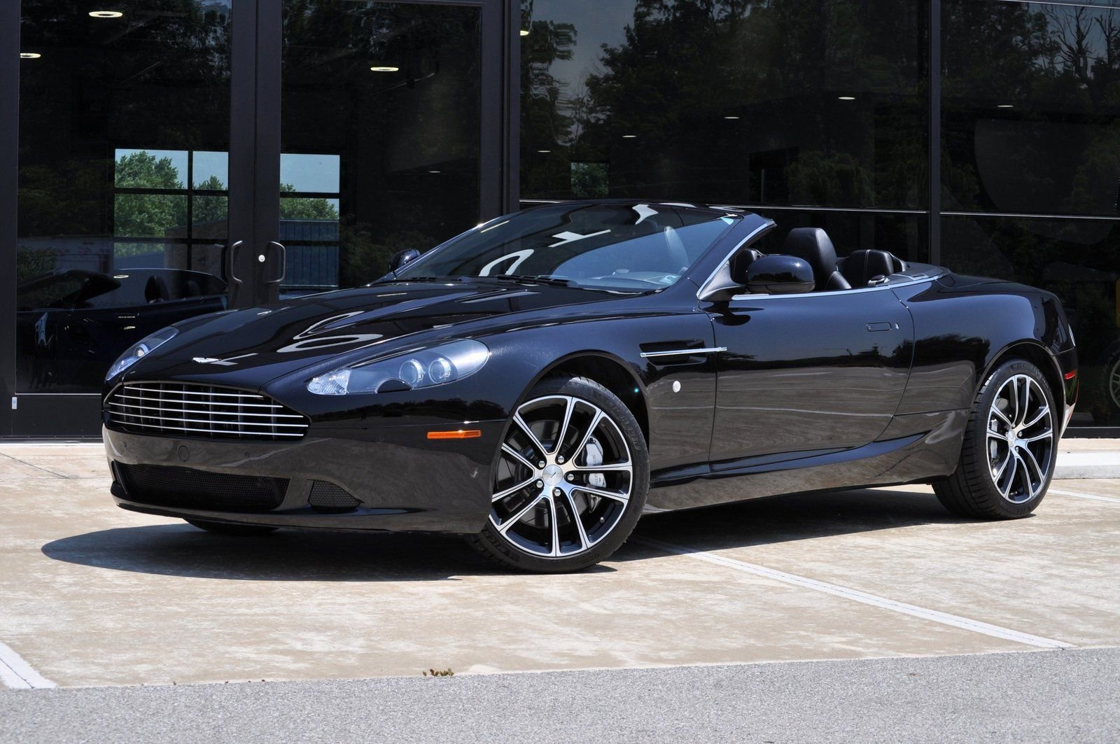 Used 2012 Aston Martin DB9 Volante image 1