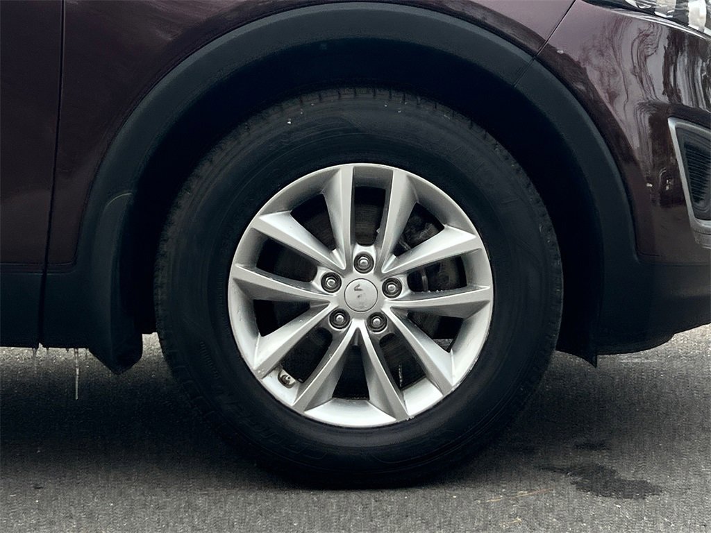 Used 2016 Kia Sorento LX image 9