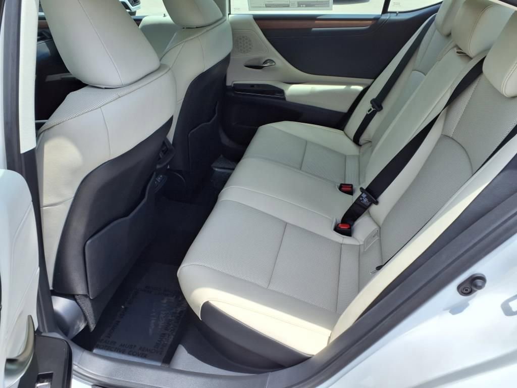 New 2025 Lexus ES 300h w/ Premium Package image 8