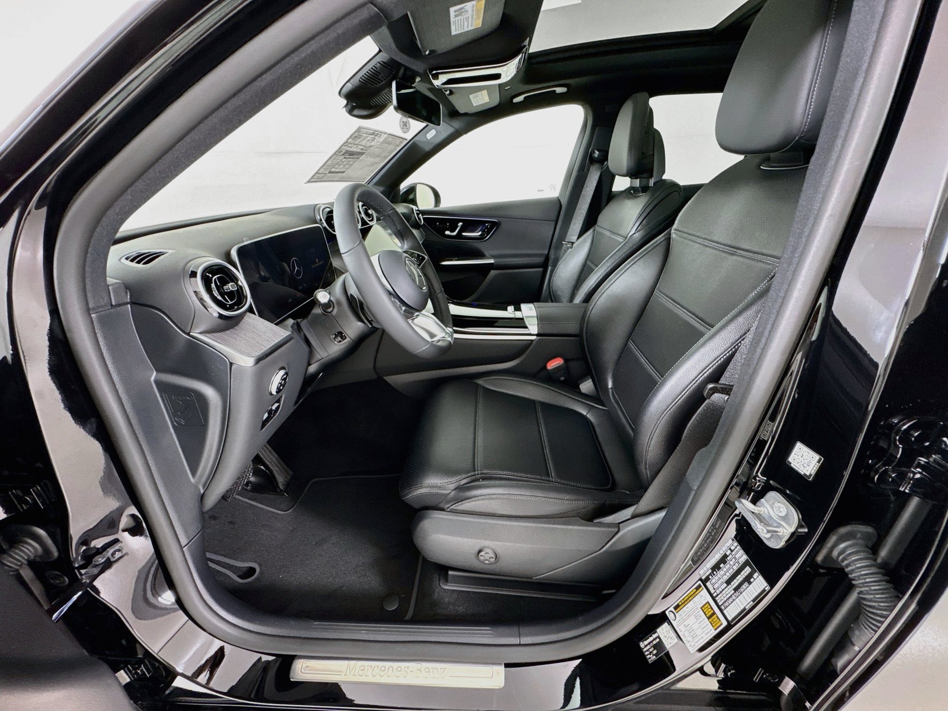 New 2027 Mercedes-Benz GLC 300 4MATIC image 23