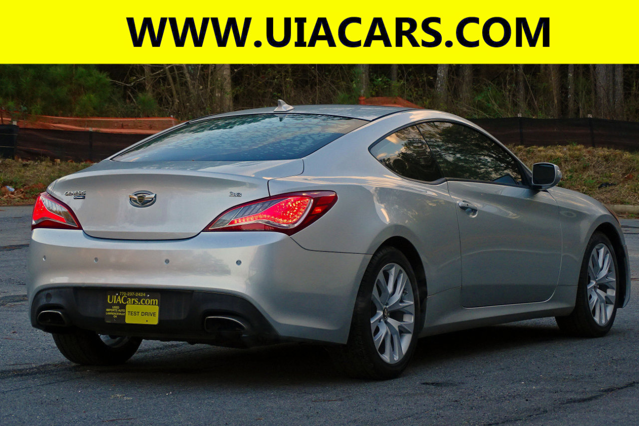 Used 2013 Hyundai Genesis 3.8 image 9