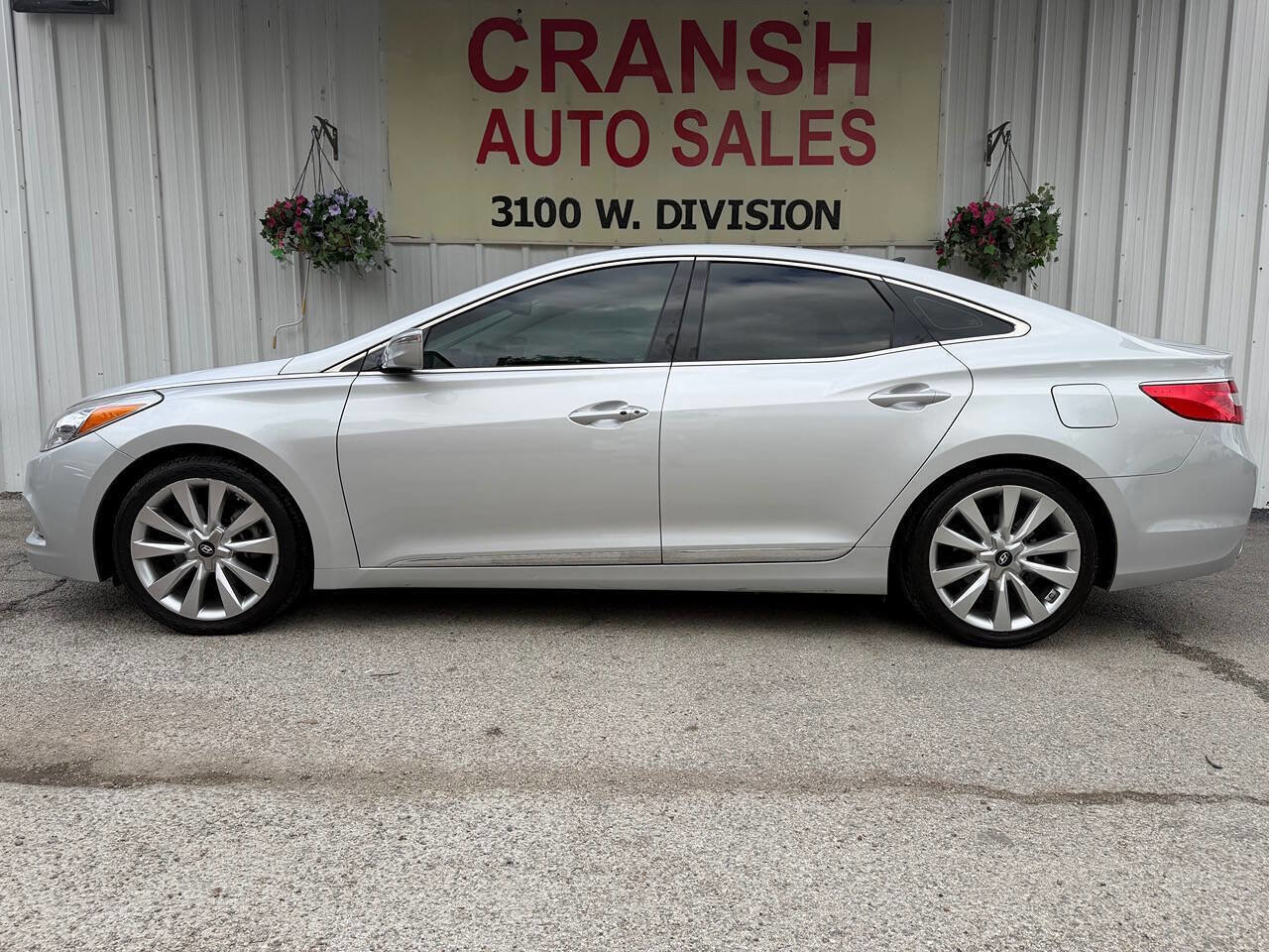 Used 2014 Hyundai Azera Limited w/ Option Group 02 FWD image 2
