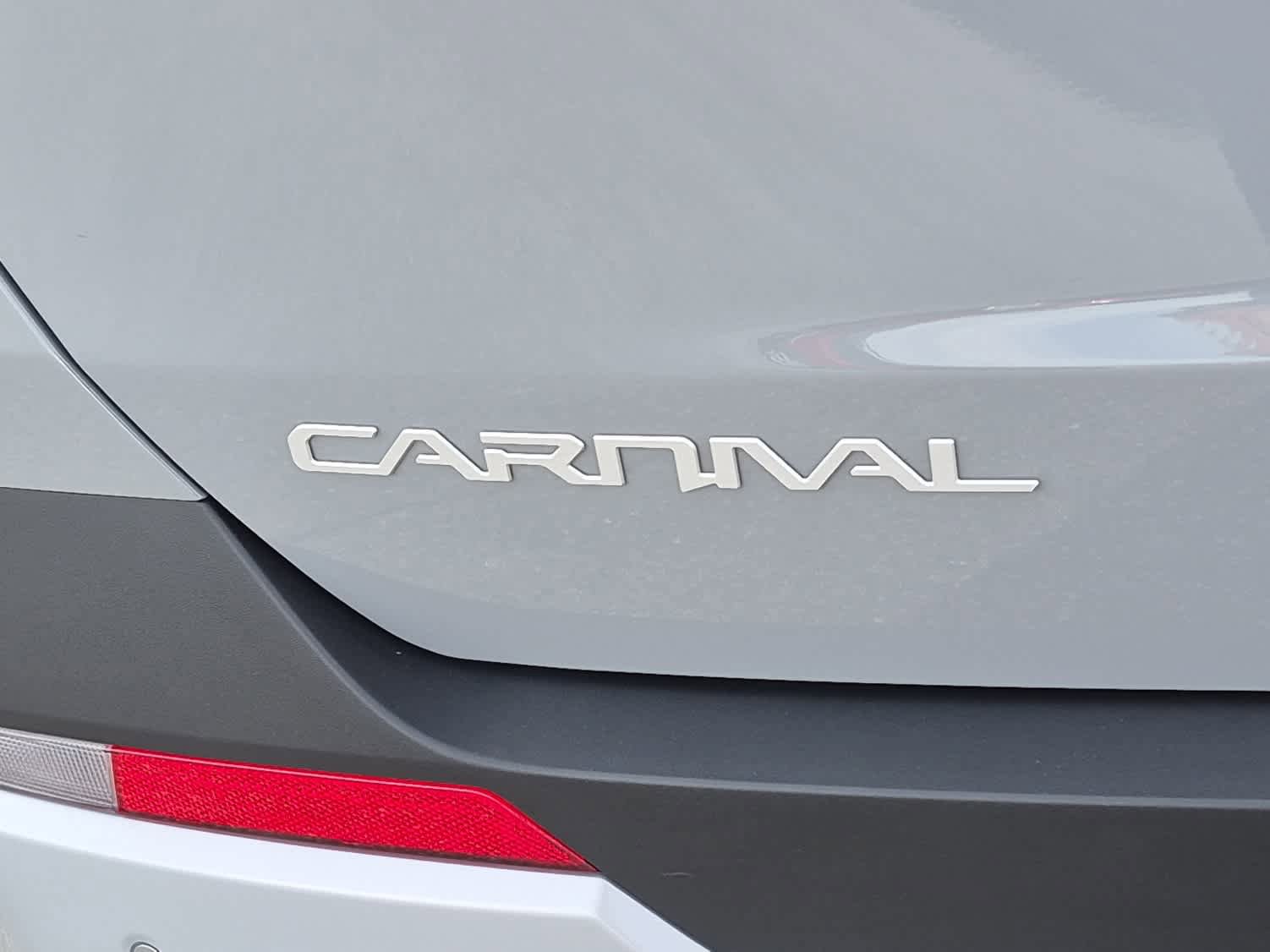 Used 2026 Kia Carnival EX image 24