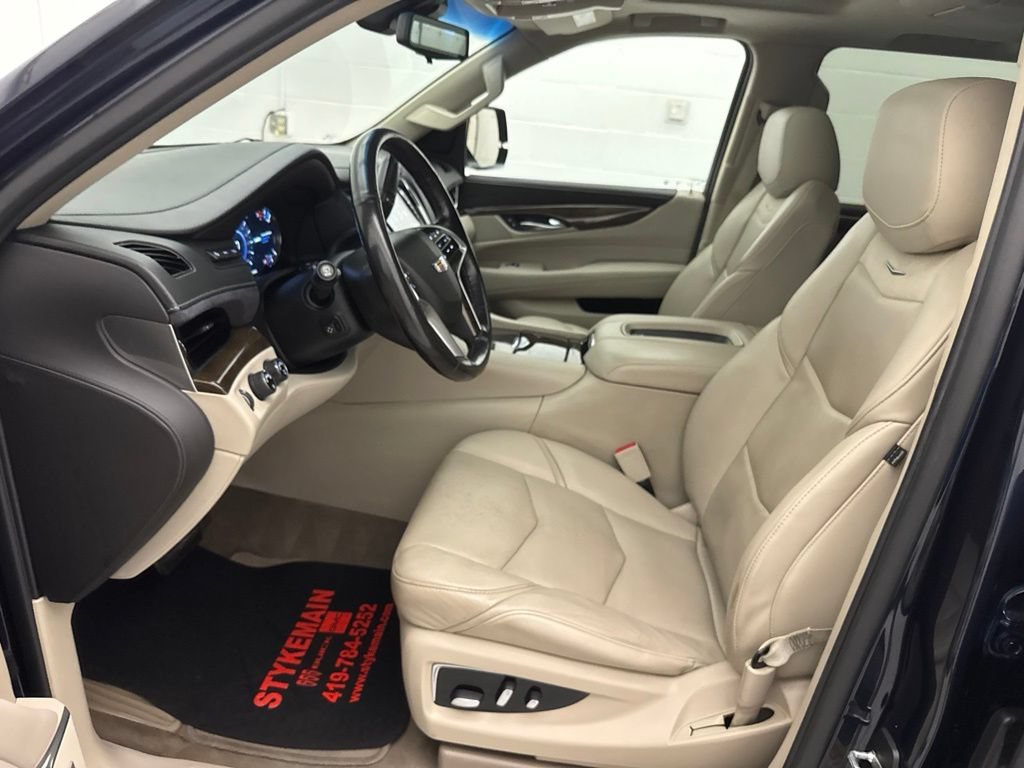 Used 2019 Cadillac Escalade Premium Luxury AWD/4WD image 21