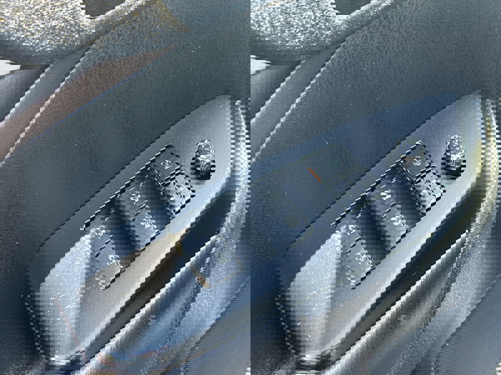 Used 2018 Toyota Highlander Plus FWD image 15