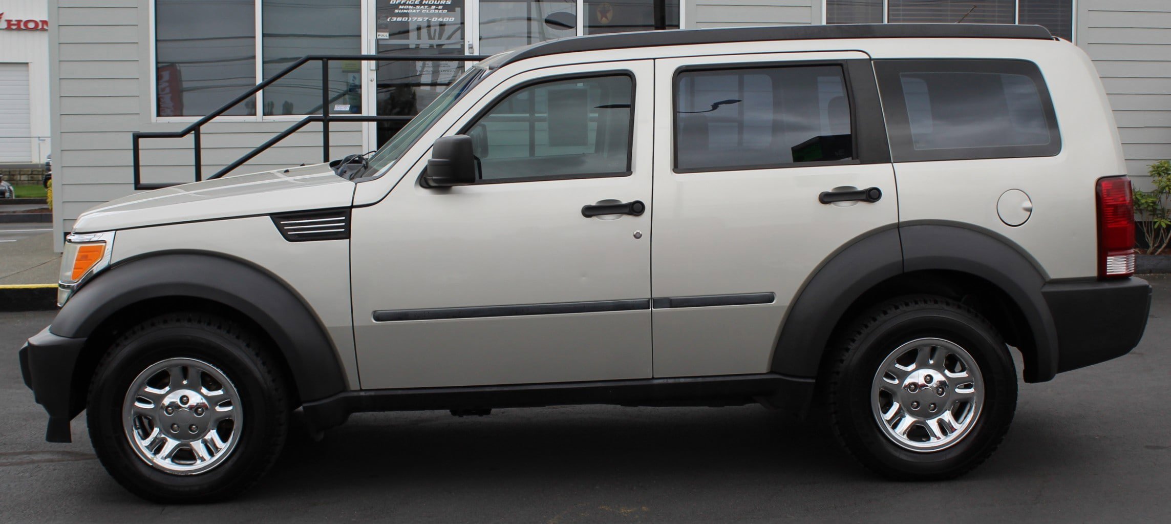 Used 2008 Dodge Nitro SXT AWD/4WD image 3