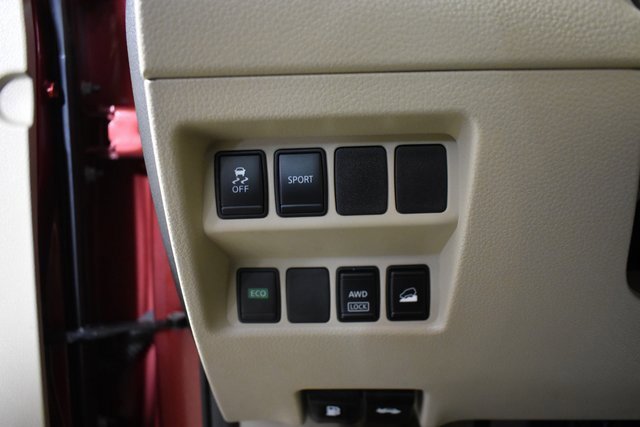 Used 2015 Nissan Rogue SV image 14